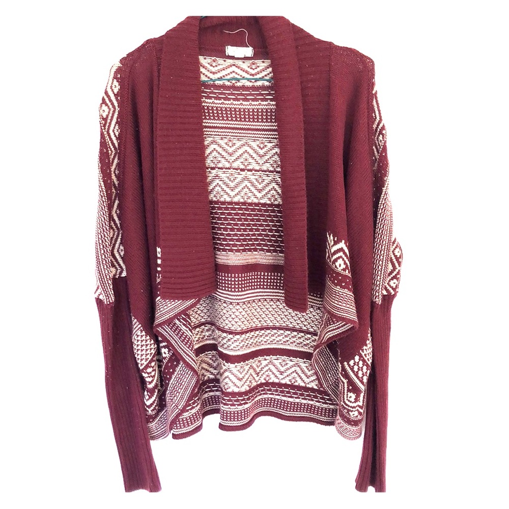 🦄 2/$16 Red and cream print sweater